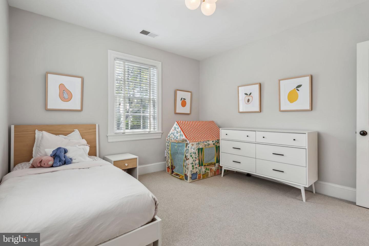 3235 QUESADA ST NW, WASHINGTON, District Of Columbia 20015, 4 Bedrooms Bedrooms, ,4 BathroomsBathrooms,Residential,For sale,3235 QUESADA ST NW,DCDC2189616 MLS # DCDC2189616