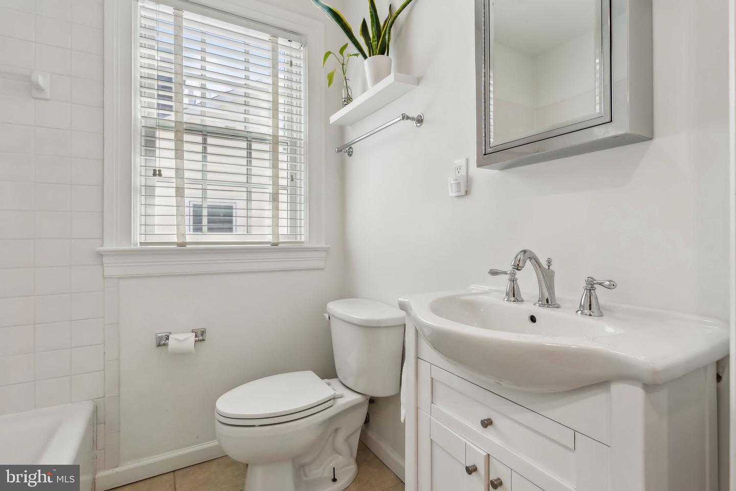 3235 QUESADA ST NW, WASHINGTON, District Of Columbia 20015, 4 Bedrooms Bedrooms, ,4 BathroomsBathrooms,Residential,For sale,3235 QUESADA ST NW,DCDC2189616 MLS # DCDC2189616