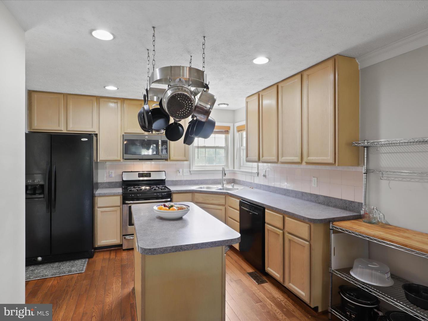 2006 SIERRA DR, FREDERICKSBURG, Virginia 22405, 4 Bedrooms Bedrooms, ,3 BathroomsBathrooms,Residential,For sale,2006 SIERRA DR,VAST2036812 MLS # VAST2036812