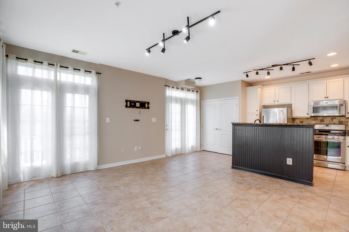 7168 LITTLE THAMES DR, GAINESVILLE, Virginia 20155, 3 Bedrooms Bedrooms, ,2 BathroomsBathrooms,Residential,For sale,7168 LITTLE THAMES DR,VAPW2089612 MLS # VAPW2089612