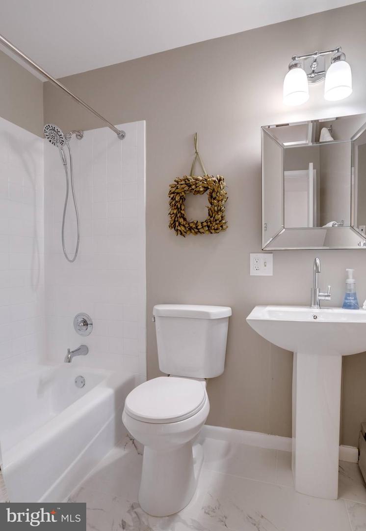 8605 VIRGINIA AVE, ANNANDALE, Virginia 22003, 4 Bedrooms Bedrooms, ,3 BathroomsBathrooms,Residential,For sale,8605 VIRGINIA AVE,VAFX2227936 MLS # VAFX2227936