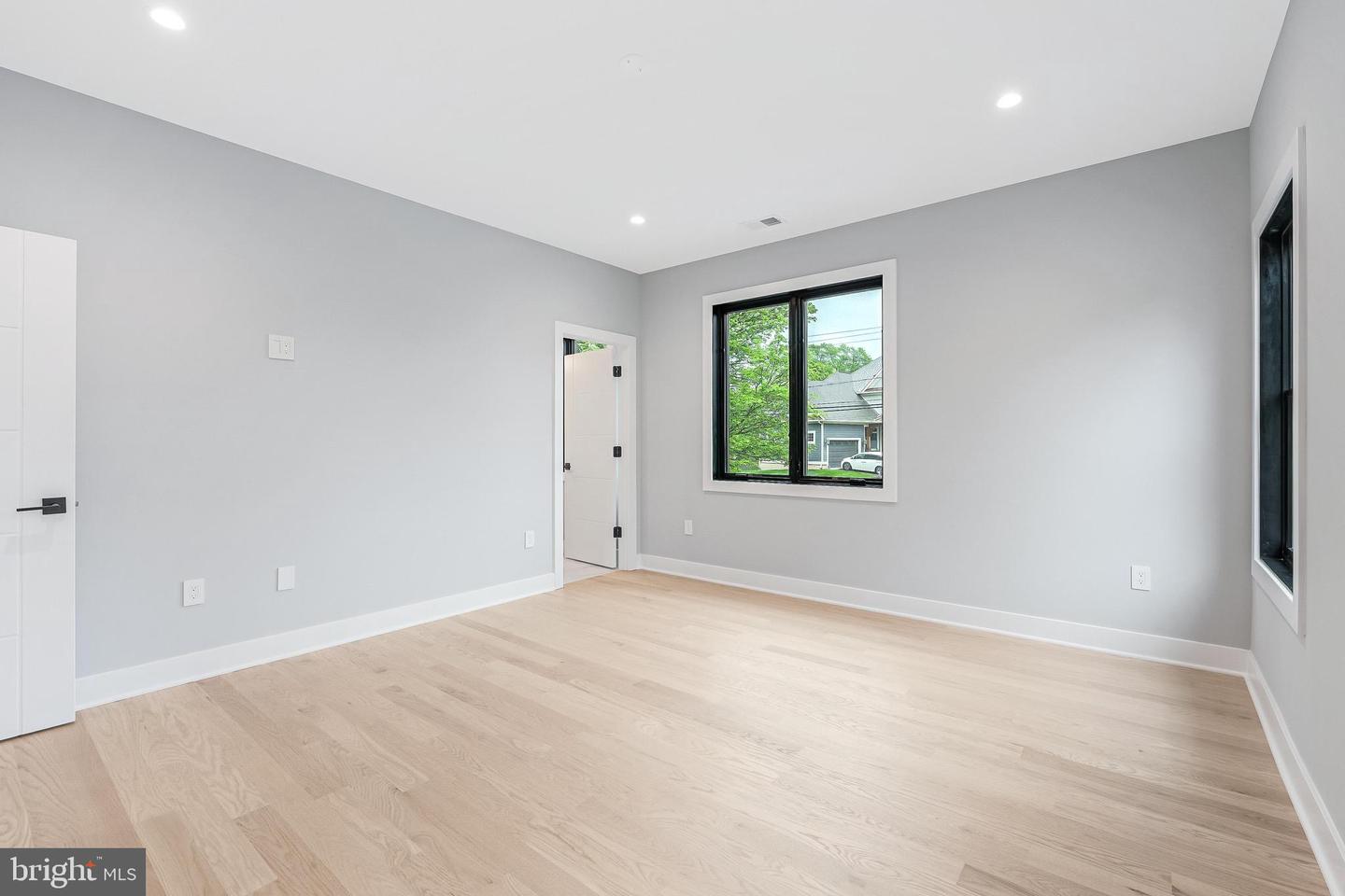 1052 BALLS HILL RD, MCLEAN, Virginia 22101, 6 Bedrooms Bedrooms, ,6 BathroomsBathrooms,Residential,For sale,1052 BALLS HILL RD,VAFX2228376 MLS # VAFX2228376