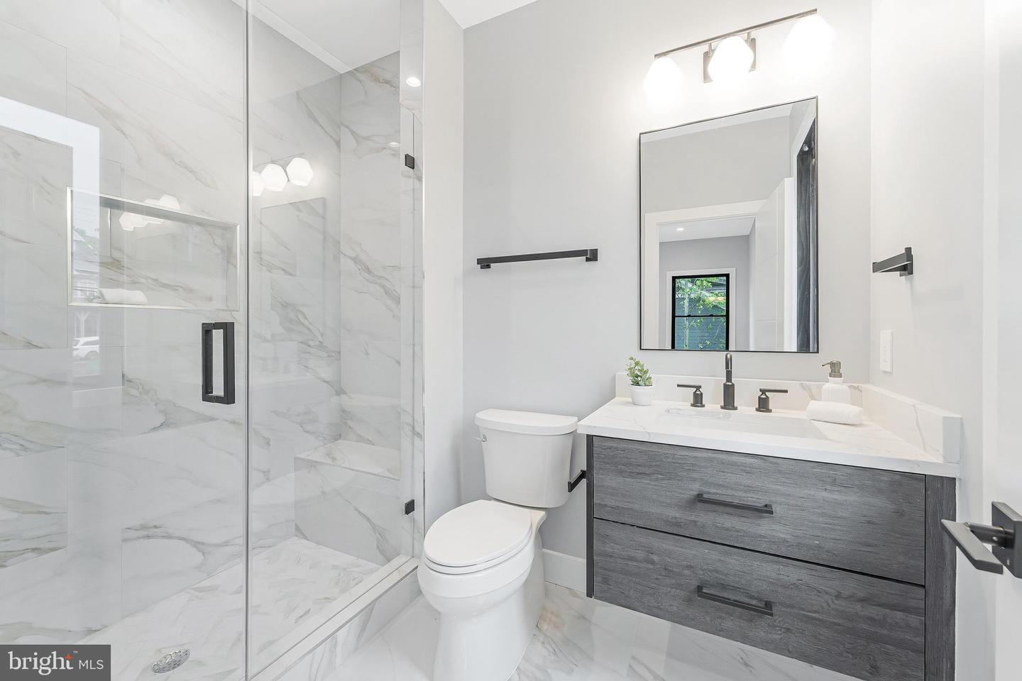 1052 BALLS HILL RD, MCLEAN, Virginia 22101, 6 Bedrooms Bedrooms, ,6 BathroomsBathrooms,Residential,For sale,1052 BALLS HILL RD,VAFX2228376 MLS # VAFX2228376