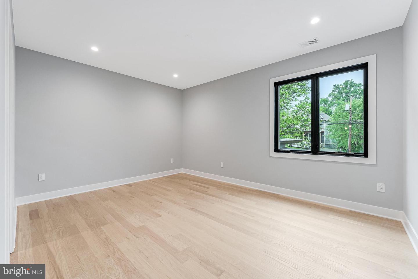 1052 BALLS HILL RD, MCLEAN, Virginia 22101, 6 Bedrooms Bedrooms, ,6 BathroomsBathrooms,Residential,For sale,1052 BALLS HILL RD,VAFX2228376 MLS # VAFX2228376