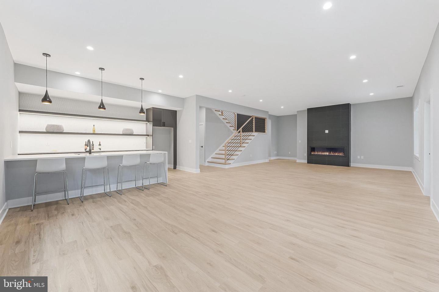 1052 BALLS HILL RD, MCLEAN, Virginia 22101, 6 Bedrooms Bedrooms, ,6 BathroomsBathrooms,Residential,For sale,1052 BALLS HILL RD,VAFX2228376 MLS # VAFX2228376