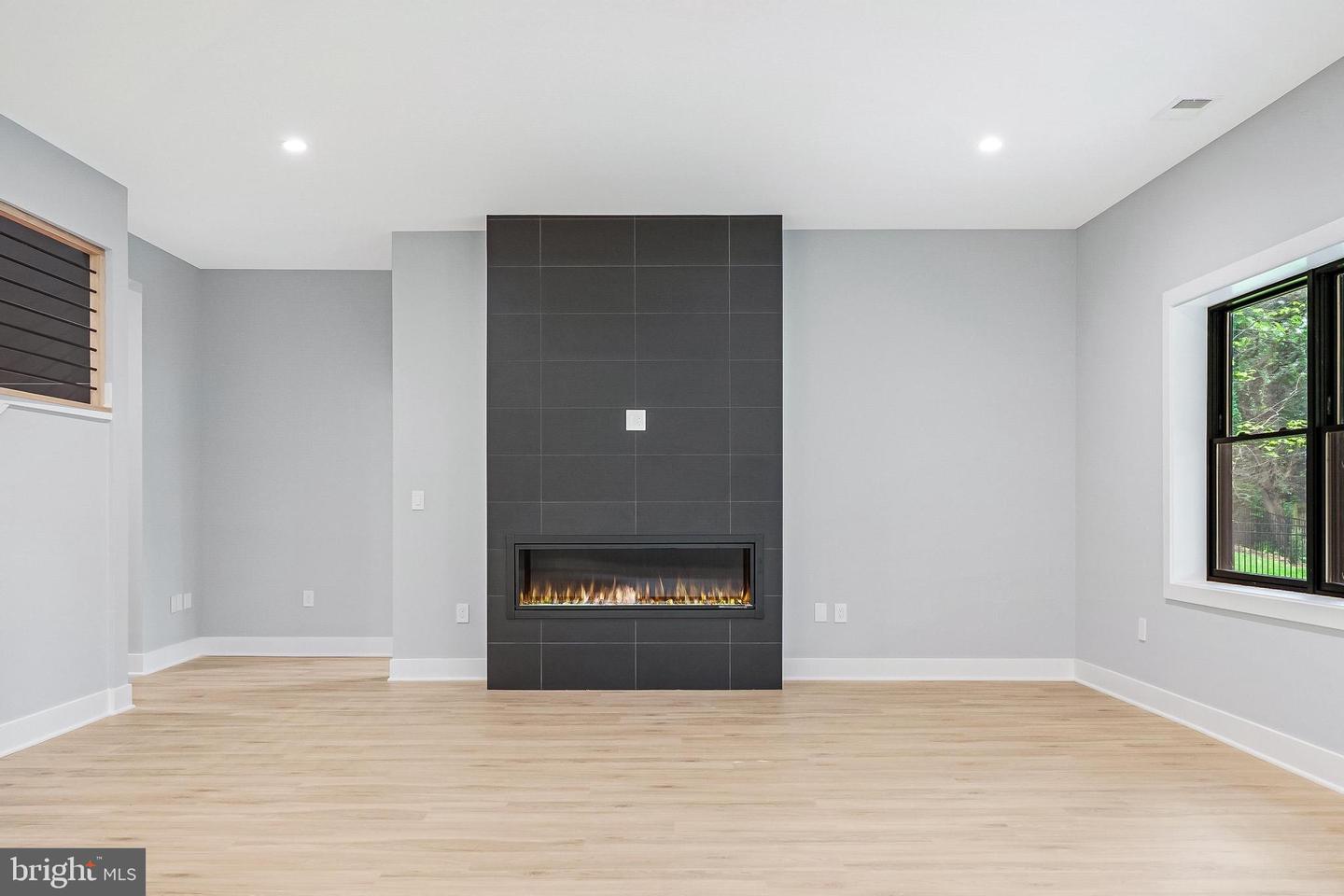 1052 BALLS HILL RD, MCLEAN, Virginia 22101, 6 Bedrooms Bedrooms, ,6 BathroomsBathrooms,Residential,For sale,1052 BALLS HILL RD,VAFX2228376 MLS # VAFX2228376