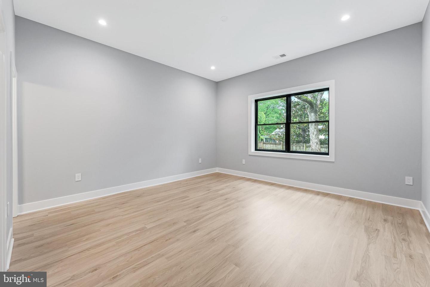 1052 BALLS HILL RD, MCLEAN, Virginia 22101, 6 Bedrooms Bedrooms, ,6 BathroomsBathrooms,Residential,For sale,1052 BALLS HILL RD,VAFX2228376 MLS # VAFX2228376