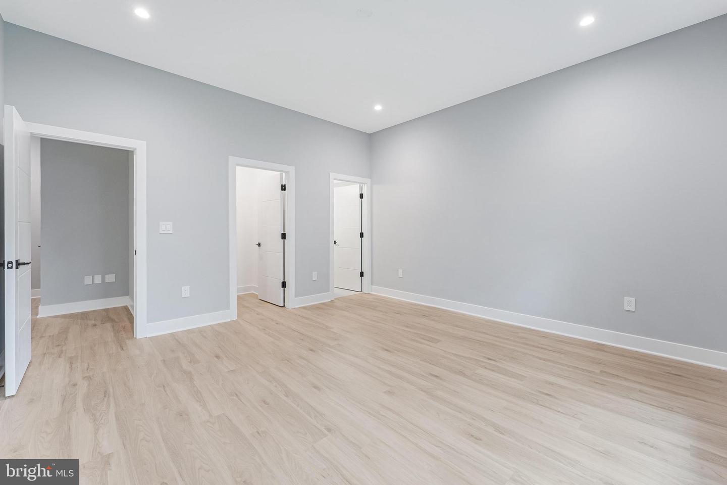 1052 BALLS HILL RD, MCLEAN, Virginia 22101, 6 Bedrooms Bedrooms, ,6 BathroomsBathrooms,Residential,For sale,1052 BALLS HILL RD,VAFX2228376 MLS # VAFX2228376