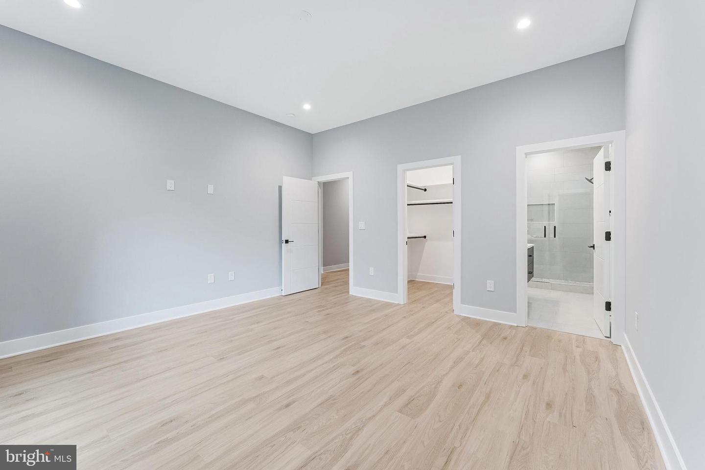 1052 BALLS HILL RD, MCLEAN, Virginia 22101, 6 Bedrooms Bedrooms, ,6 BathroomsBathrooms,Residential,For sale,1052 BALLS HILL RD,VAFX2228376 MLS # VAFX2228376