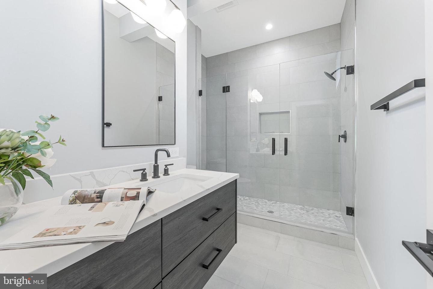 1052 BALLS HILL RD, MCLEAN, Virginia 22101, 6 Bedrooms Bedrooms, ,6 BathroomsBathrooms,Residential,For sale,1052 BALLS HILL RD,VAFX2228376 MLS # VAFX2228376