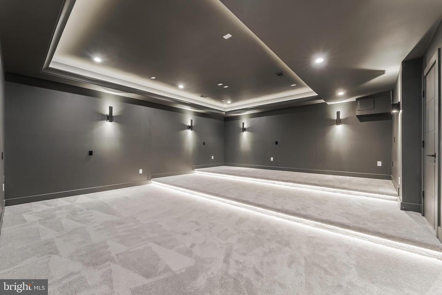 1052 BALLS HILL RD, MCLEAN, Virginia 22101, 6 Bedrooms Bedrooms, ,6 BathroomsBathrooms,Residential,For sale,1052 BALLS HILL RD,VAFX2228376 MLS # VAFX2228376