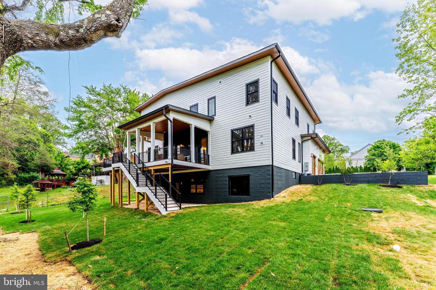 1052 BALLS HILL RD, MCLEAN, Virginia 22101, 6 Bedrooms Bedrooms, ,6 BathroomsBathrooms,Residential,For sale,1052 BALLS HILL RD,VAFX2228376 MLS # VAFX2228376