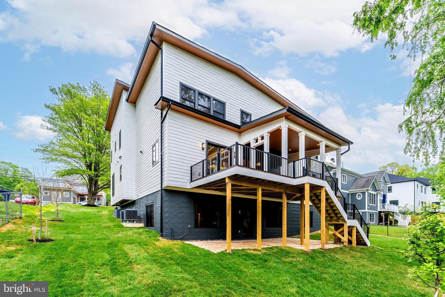 1052 BALLS HILL RD, MCLEAN, Virginia 22101, 6 Bedrooms Bedrooms, ,6 BathroomsBathrooms,Residential,For sale,1052 BALLS HILL RD,VAFX2228376 MLS # VAFX2228376