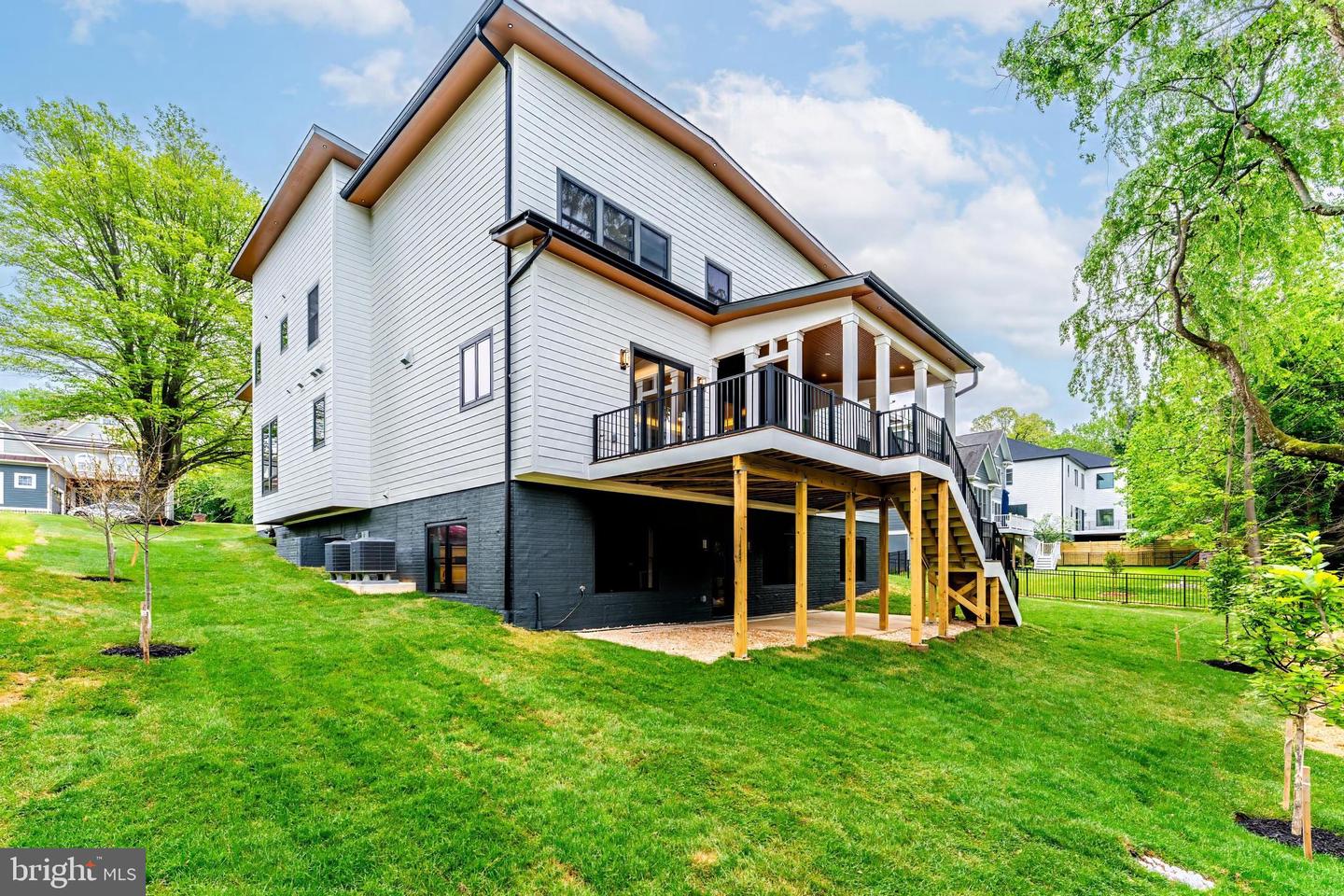 1052 BALLS HILL RD, MCLEAN, Virginia 22101, 6 Bedrooms Bedrooms, ,6 BathroomsBathrooms,Residential,For sale,1052 BALLS HILL RD,VAFX2228376 MLS # VAFX2228376