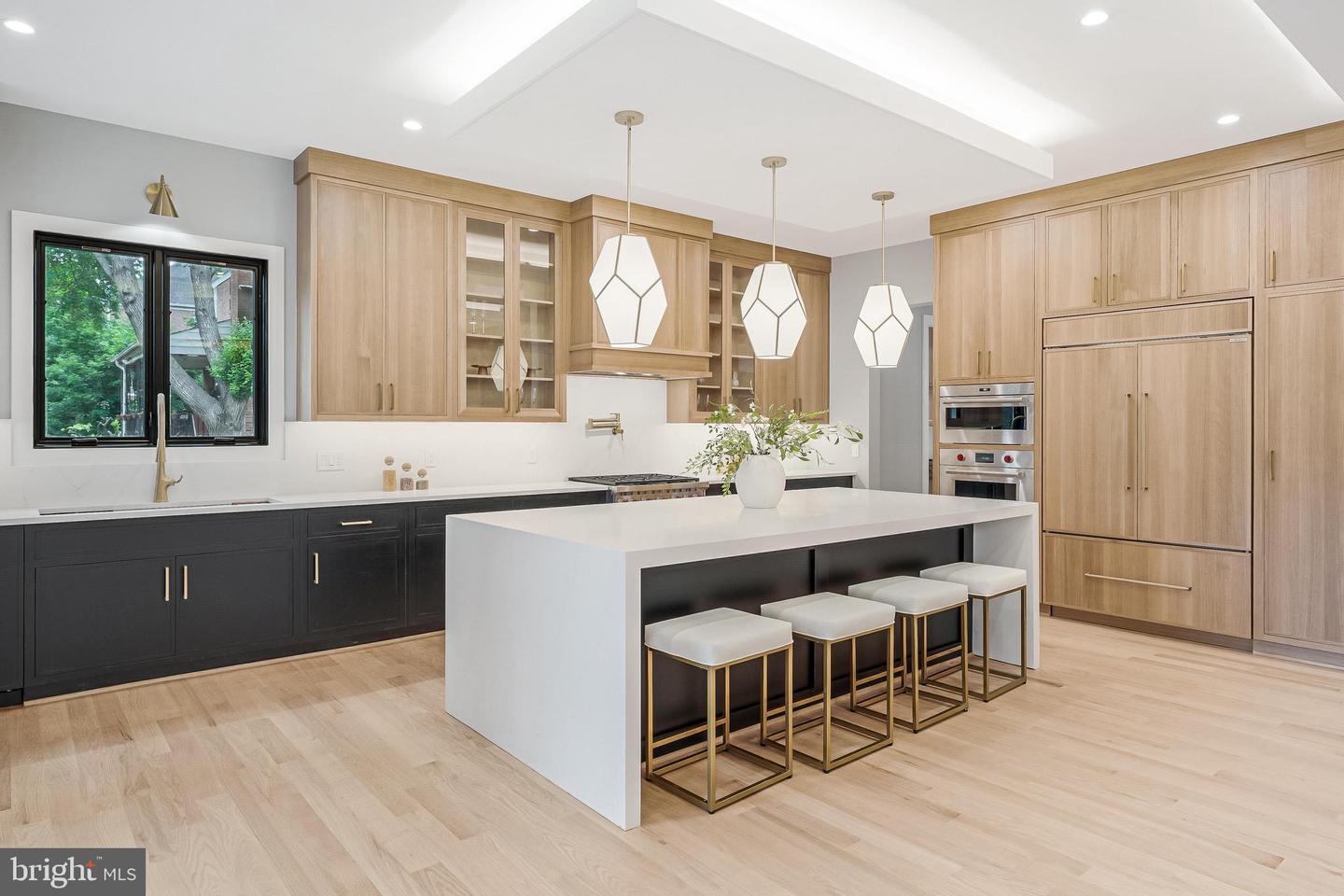 1052 BALLS HILL RD, MCLEAN, Virginia 22101, 6 Bedrooms Bedrooms, ,6 BathroomsBathrooms,Residential,For sale,1052 BALLS HILL RD,VAFX2228376 MLS # VAFX2228376