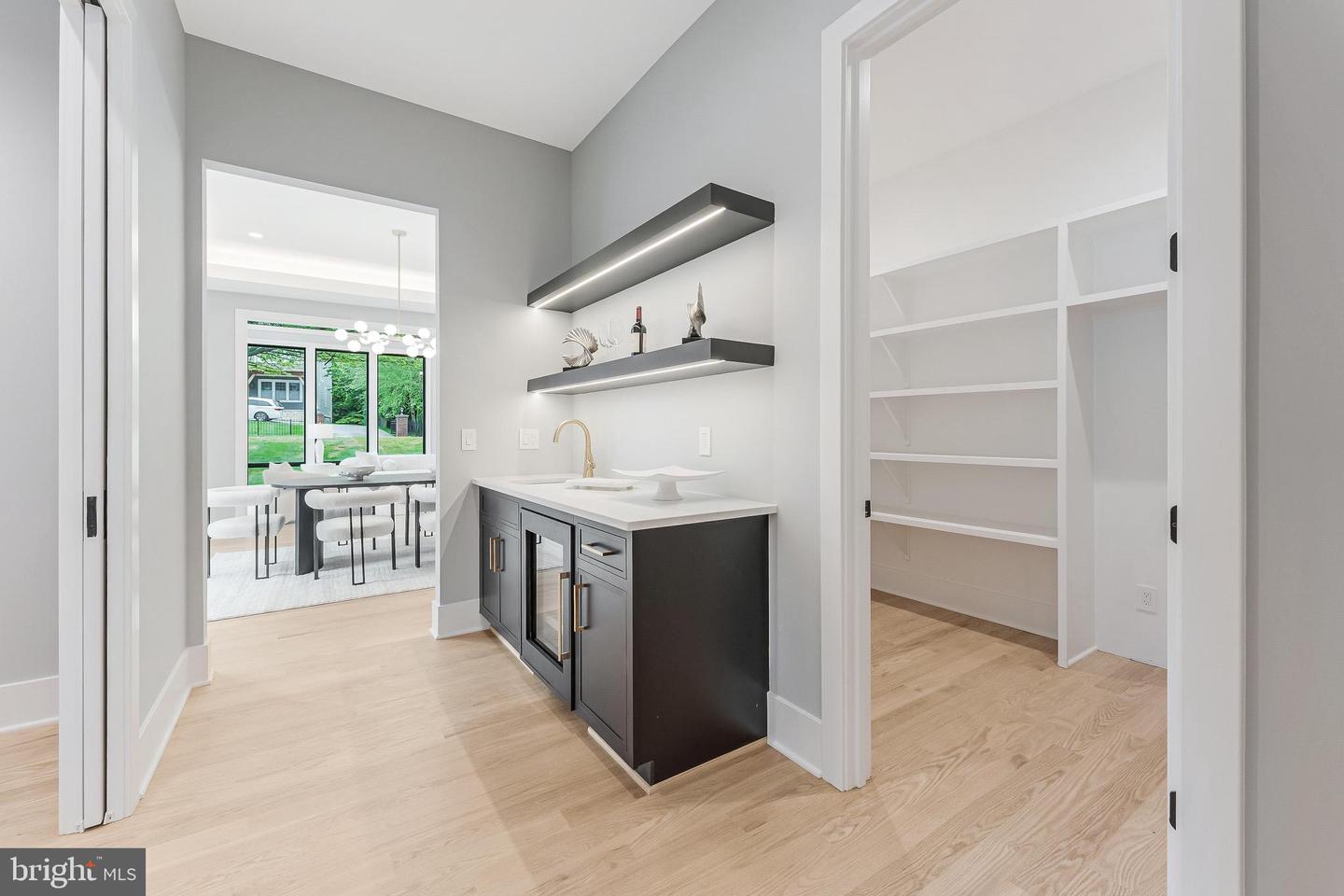 1052 BALLS HILL RD, MCLEAN, Virginia 22101, 6 Bedrooms Bedrooms, ,6 BathroomsBathrooms,Residential,For sale,1052 BALLS HILL RD,VAFX2228376 MLS # VAFX2228376