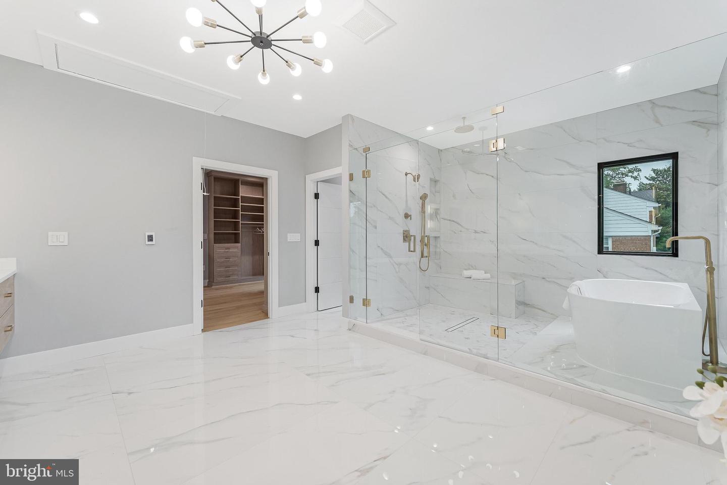1052 BALLS HILL RD, MCLEAN, Virginia 22101, 6 Bedrooms Bedrooms, ,6 BathroomsBathrooms,Residential,For sale,1052 BALLS HILL RD,VAFX2228376 MLS # VAFX2228376