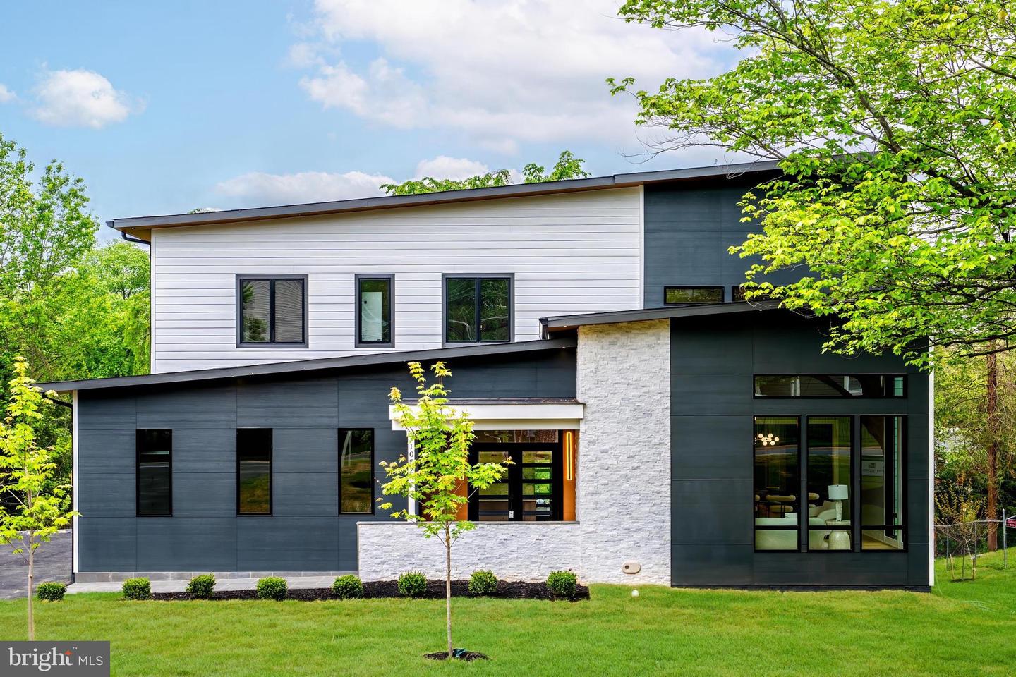 1052 BALLS HILL RD, MCLEAN, Virginia 22101, 6 Bedrooms Bedrooms, ,6 BathroomsBathrooms,Residential,For sale,1052 BALLS HILL RD,VAFX2228376 MLS # VAFX2228376