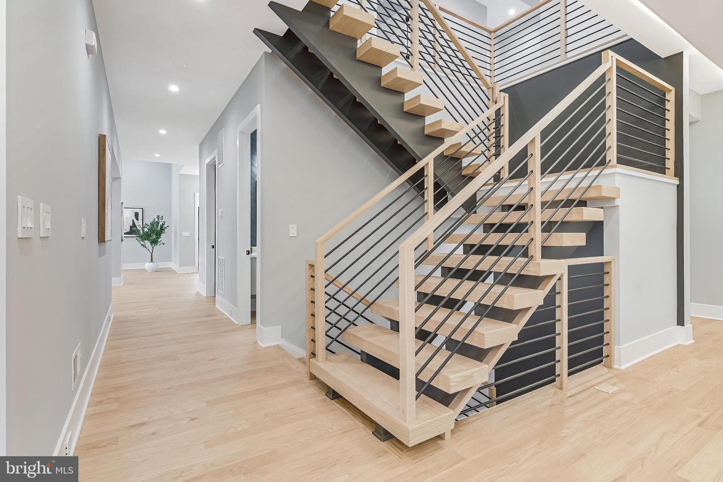 1052 BALLS HILL RD, MCLEAN, Virginia 22101, 6 Bedrooms Bedrooms, ,6 BathroomsBathrooms,Residential,For sale,1052 BALLS HILL RD,VAFX2228376 MLS # VAFX2228376