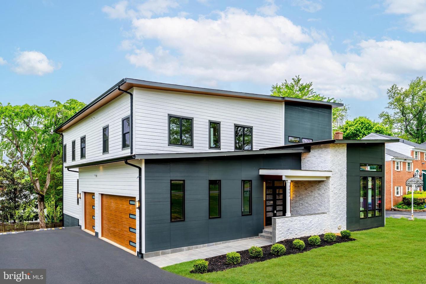 1052 BALLS HILL RD, MCLEAN, Virginia 22101, 6 Bedrooms Bedrooms, ,6 BathroomsBathrooms,Residential,For sale,1052 BALLS HILL RD,VAFX2228376 MLS # VAFX2228376