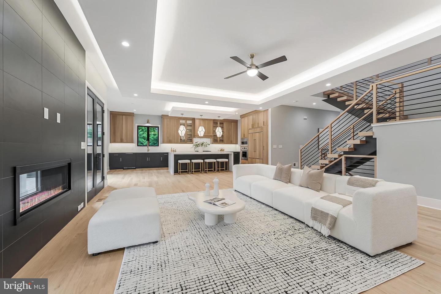 1052 BALLS HILL RD, MCLEAN, Virginia 22101, 6 Bedrooms Bedrooms, ,6 BathroomsBathrooms,Residential,For sale,1052 BALLS HILL RD,VAFX2228376 MLS # VAFX2228376