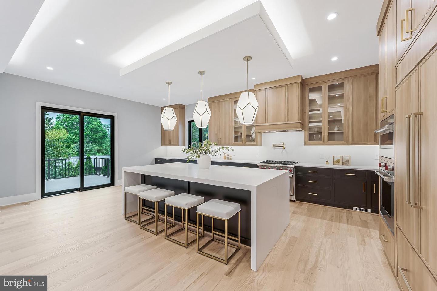 1052 BALLS HILL RD, MCLEAN, Virginia 22101, 6 Bedrooms Bedrooms, ,6 BathroomsBathrooms,Residential,For sale,1052 BALLS HILL RD,VAFX2228376 MLS # VAFX2228376