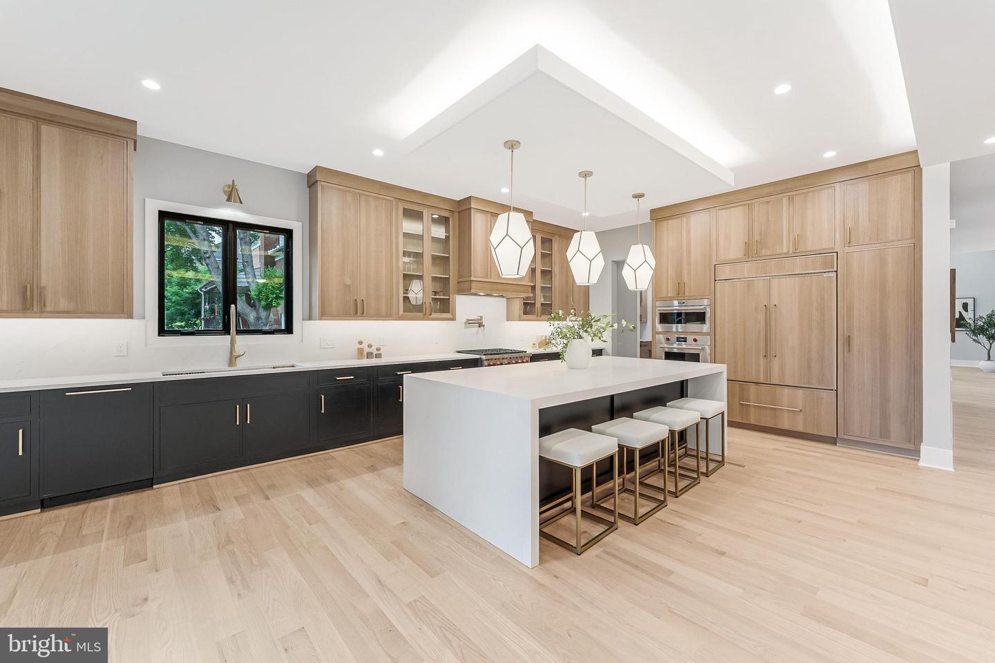1052 BALLS HILL RD, MCLEAN, Virginia 22101, 6 Bedrooms Bedrooms, ,6 BathroomsBathrooms,Residential,For sale,1052 BALLS HILL RD,VAFX2228376 MLS # VAFX2228376