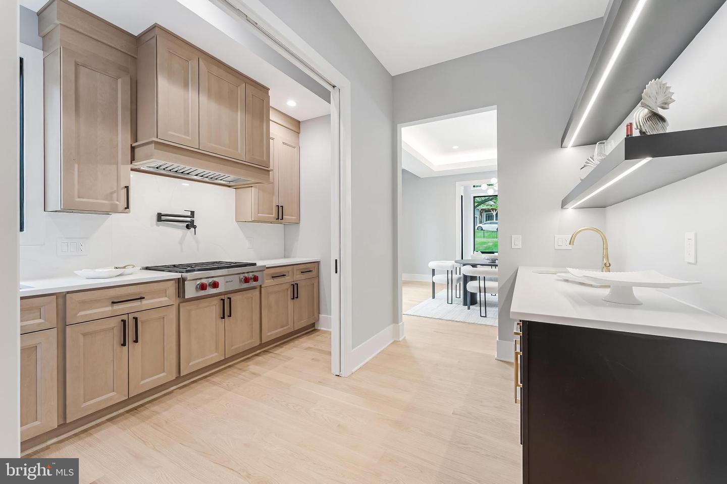 1052 BALLS HILL RD, MCLEAN, Virginia 22101, 6 Bedrooms Bedrooms, ,6 BathroomsBathrooms,Residential,For sale,1052 BALLS HILL RD,VAFX2228376 MLS # VAFX2228376