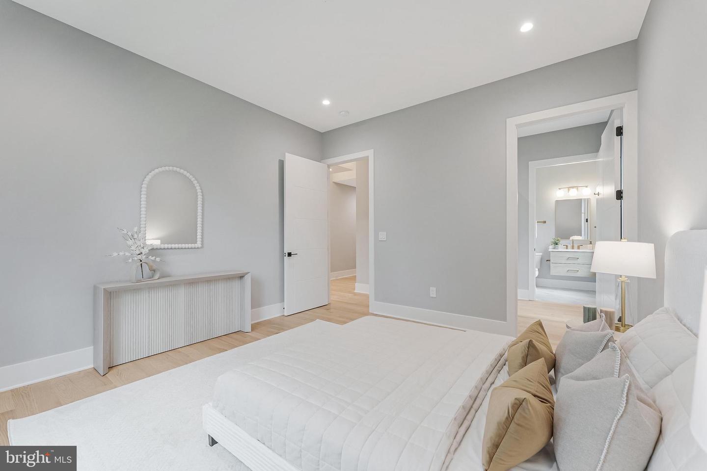 1052 BALLS HILL RD, MCLEAN, Virginia 22101, 6 Bedrooms Bedrooms, ,6 BathroomsBathrooms,Residential,For sale,1052 BALLS HILL RD,VAFX2228376 MLS # VAFX2228376