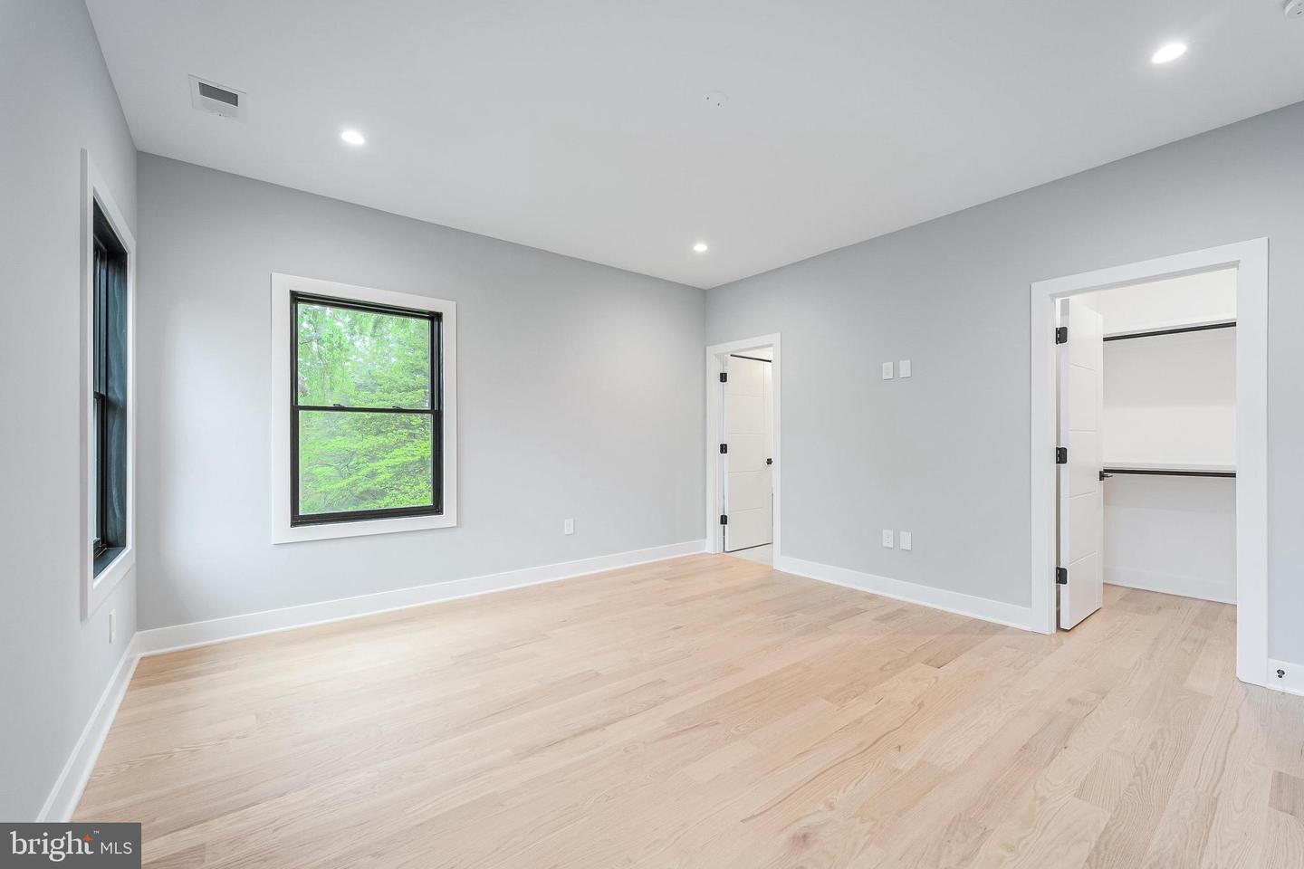 1052 BALLS HILL RD, MCLEAN, Virginia 22101, 6 Bedrooms Bedrooms, ,6 BathroomsBathrooms,Residential,For sale,1052 BALLS HILL RD,VAFX2228376 MLS # VAFX2228376