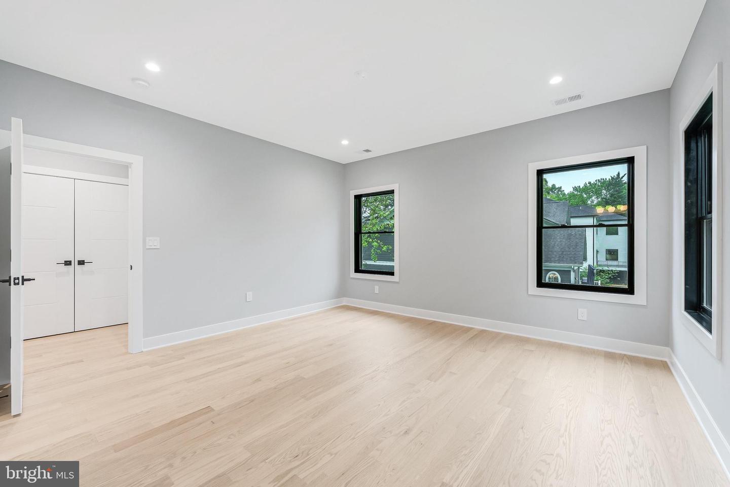 1052 BALLS HILL RD, MCLEAN, Virginia 22101, 6 Bedrooms Bedrooms, ,6 BathroomsBathrooms,Residential,For sale,1052 BALLS HILL RD,VAFX2228376 MLS # VAFX2228376