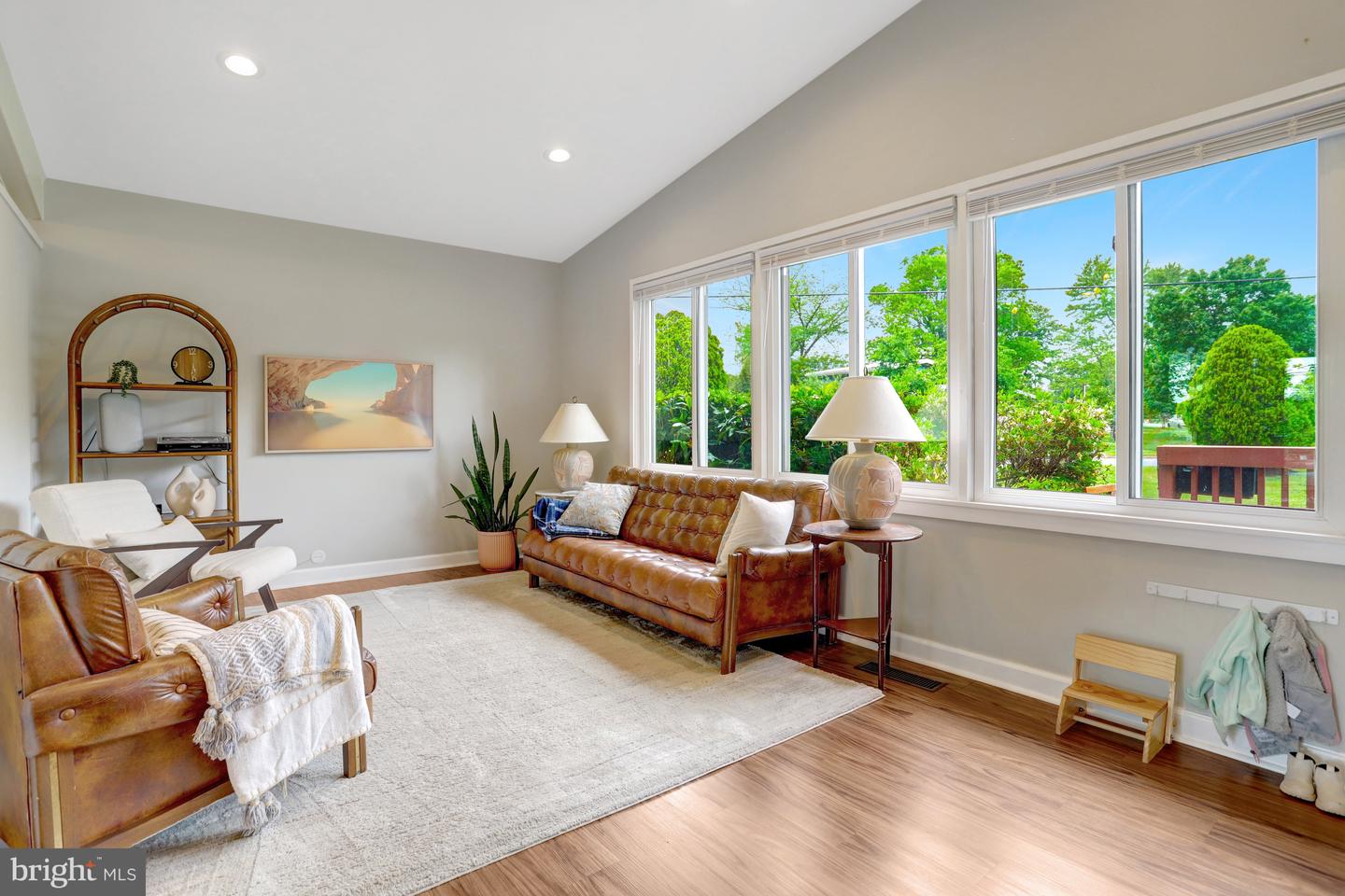 4001 IVANHOE LN, ALEXANDRIA, Virginia 22310, 4 Bedrooms Bedrooms, ,2 BathroomsBathrooms,Residential,For sale,4001 IVANHOE LN,VAFX2228874 MLS # VAFX2228874