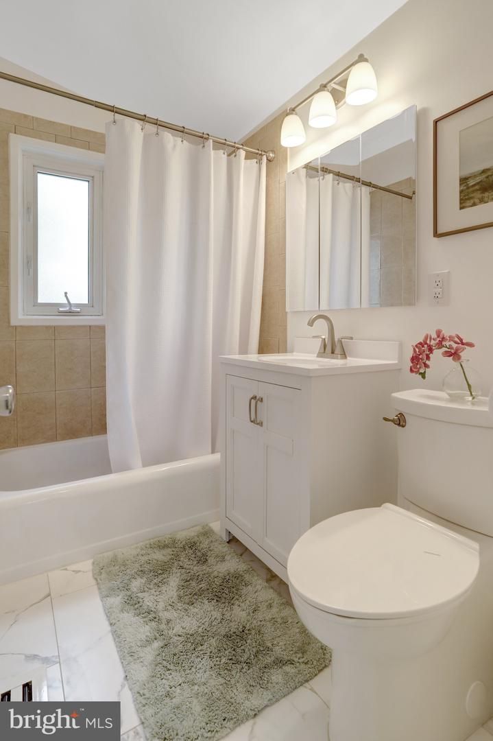 4001 IVANHOE LN, ALEXANDRIA, Virginia 22310, 4 Bedrooms Bedrooms, ,2 BathroomsBathrooms,Residential,For sale,4001 IVANHOE LN,VAFX2228874 MLS # VAFX2228874