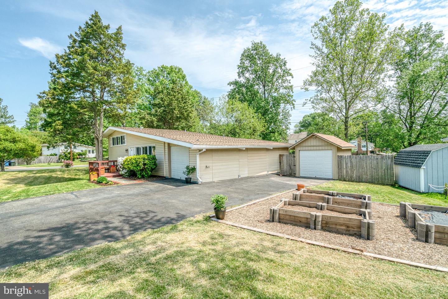 4001 IVANHOE LN, ALEXANDRIA, Virginia 22310, 4 Bedrooms Bedrooms, ,2 BathroomsBathrooms,Residential,For sale,4001 IVANHOE LN,VAFX2228874 MLS # VAFX2228874