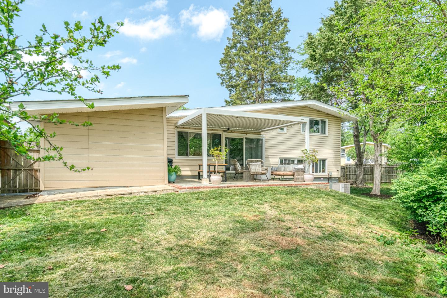 4001 IVANHOE LN, ALEXANDRIA, Virginia 22310, 4 Bedrooms Bedrooms, ,2 BathroomsBathrooms,Residential,For sale,4001 IVANHOE LN,VAFX2228874 MLS # VAFX2228874