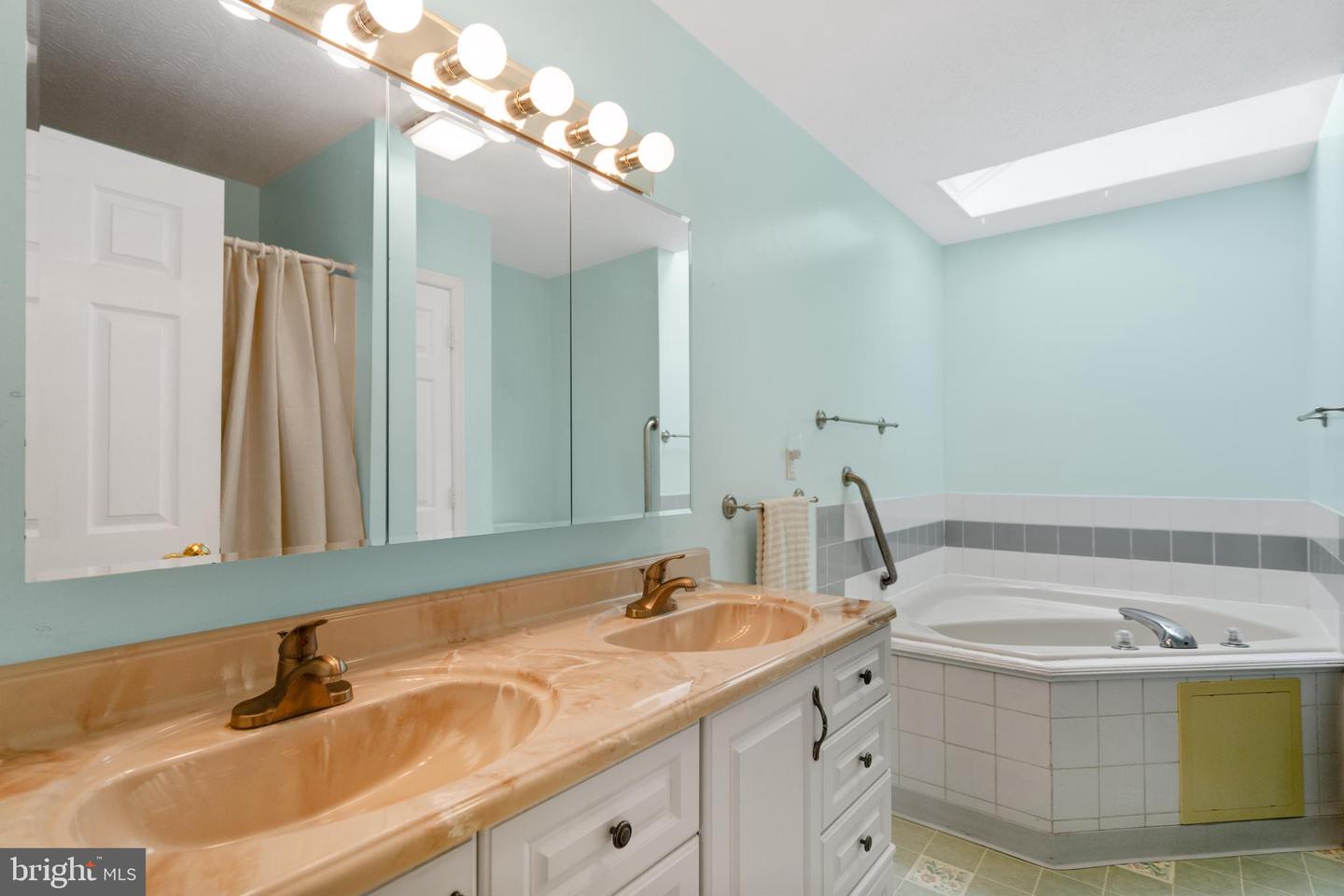 531 PARKVIEW ESTATES RD, LURAY, Virginia 22835, 3 Bedrooms Bedrooms, ,3 BathroomsBathrooms,Residential,For sale,531 PARKVIEW ESTATES RD,VAPA2004630 MLS # VAPA2004630
