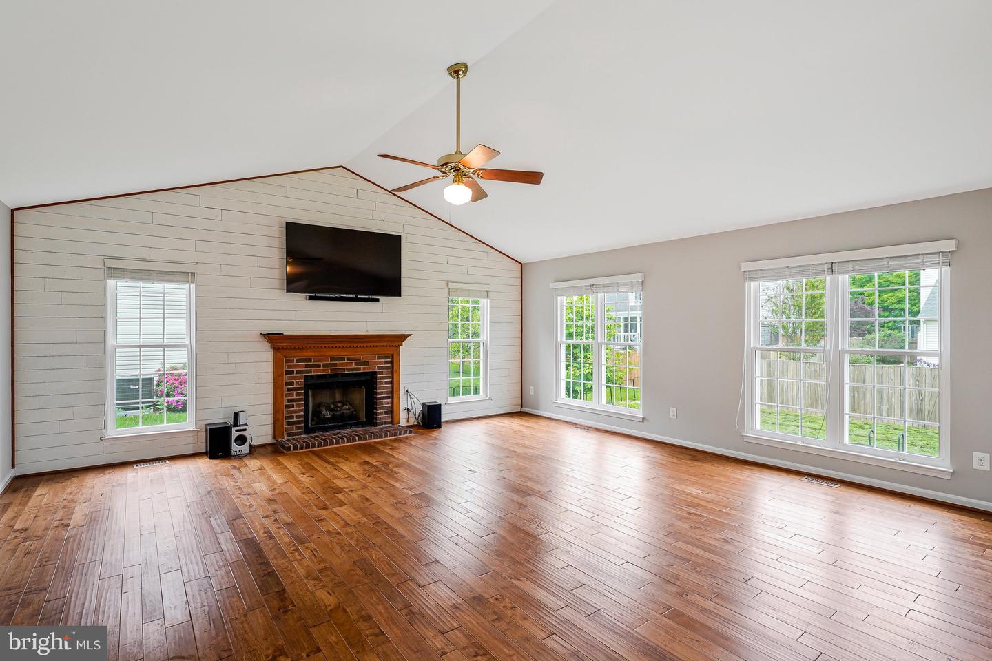 218 FOXBOROUGH DR SW, LEESBURG, Virginia 20175, 4 Bedrooms Bedrooms, ,3 BathroomsBathrooms,Residential,For sale,218 FOXBOROUGH DR SW,VALO2091906 MLS # VALO2091906