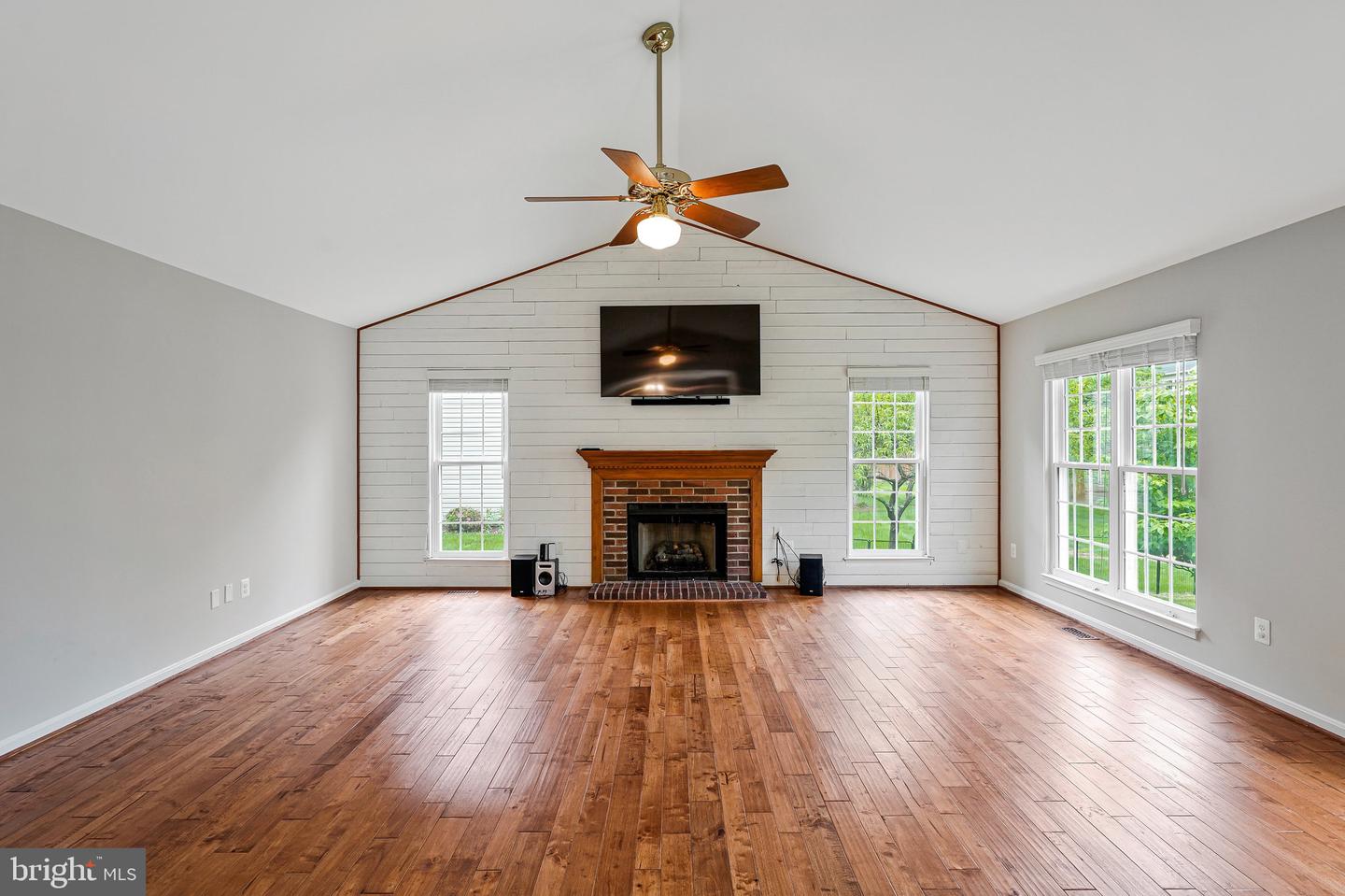 218 FOXBOROUGH DR SW, LEESBURG, Virginia 20175, 4 Bedrooms Bedrooms, ,3 BathroomsBathrooms,Residential,For sale,218 FOXBOROUGH DR SW,VALO2091906 MLS # VALO2091906