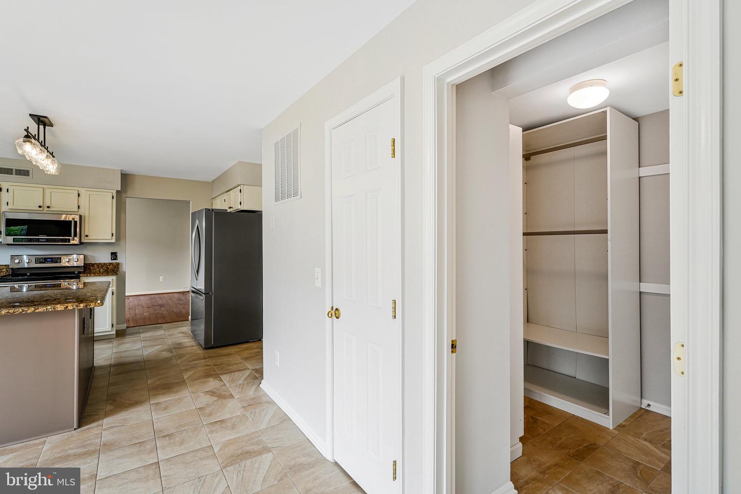 218 FOXBOROUGH DR SW, LEESBURG, Virginia 20175, 4 Bedrooms Bedrooms, ,3 BathroomsBathrooms,Residential,For sale,218 FOXBOROUGH DR SW,VALO2091906 MLS # VALO2091906