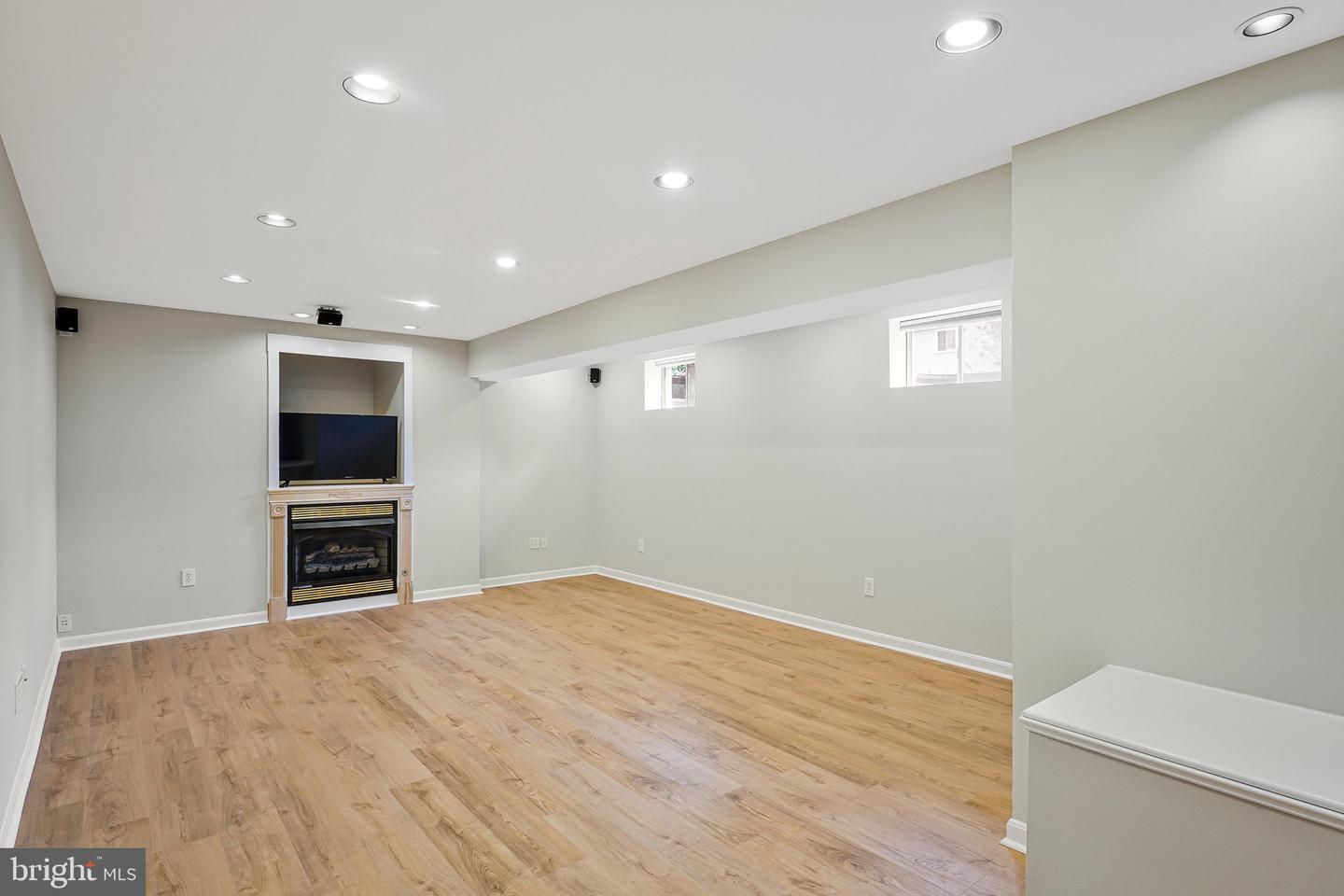 218 FOXBOROUGH DR SW, LEESBURG, Virginia 20175, 4 Bedrooms Bedrooms, ,3 BathroomsBathrooms,Residential,For sale,218 FOXBOROUGH DR SW,VALO2091906 MLS # VALO2091906