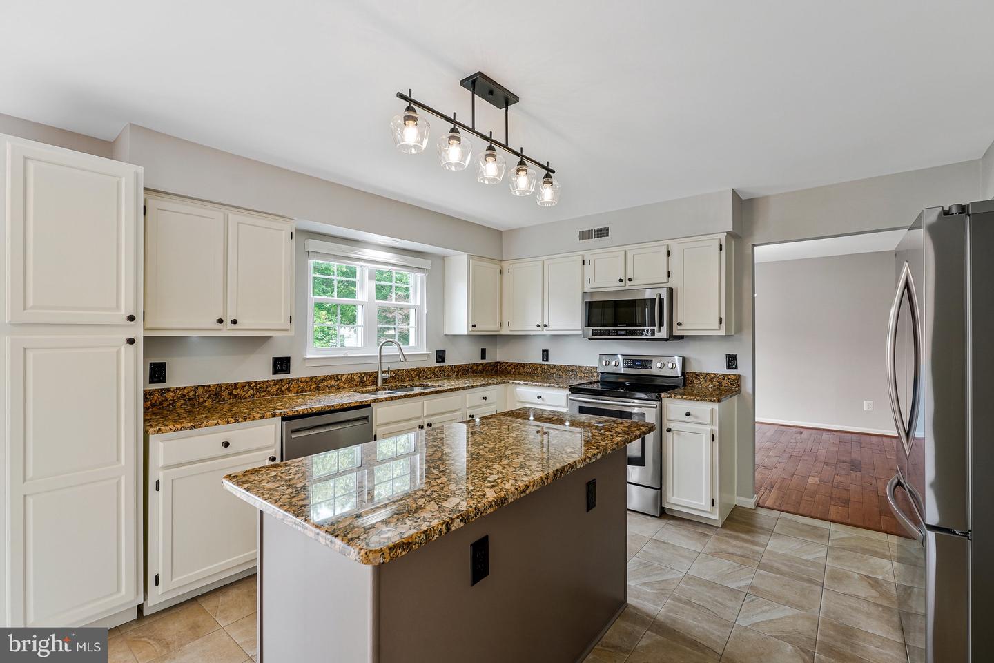 218 FOXBOROUGH DR SW, LEESBURG, Virginia 20175, 4 Bedrooms Bedrooms, ,3 BathroomsBathrooms,Residential,For sale,218 FOXBOROUGH DR SW,VALO2091906 MLS # VALO2091906
