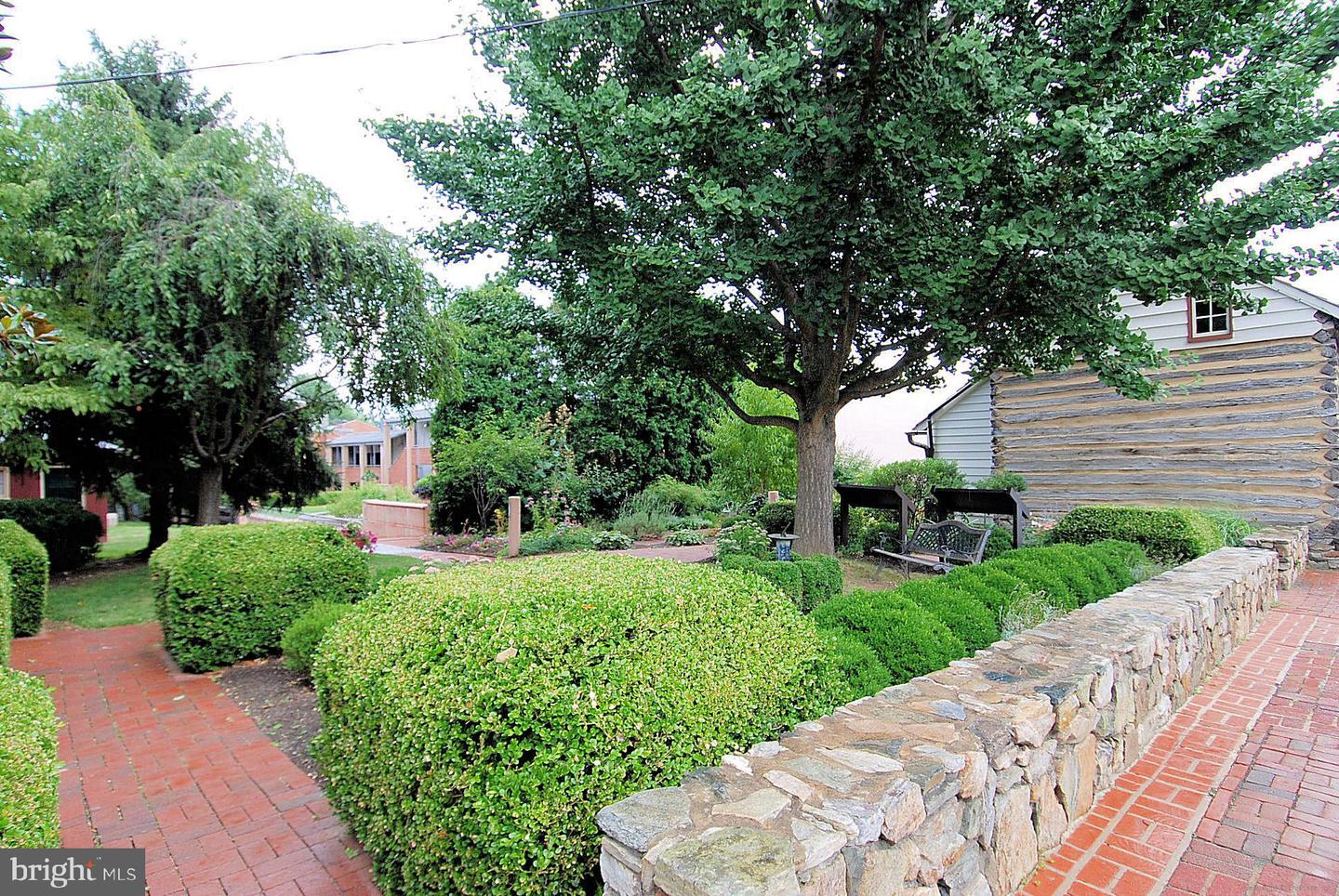 218 FOXBOROUGH DR SW, LEESBURG, Virginia 20175, 4 Bedrooms Bedrooms, ,3 BathroomsBathrooms,Residential,For sale,218 FOXBOROUGH DR SW,VALO2091906 MLS # VALO2091906