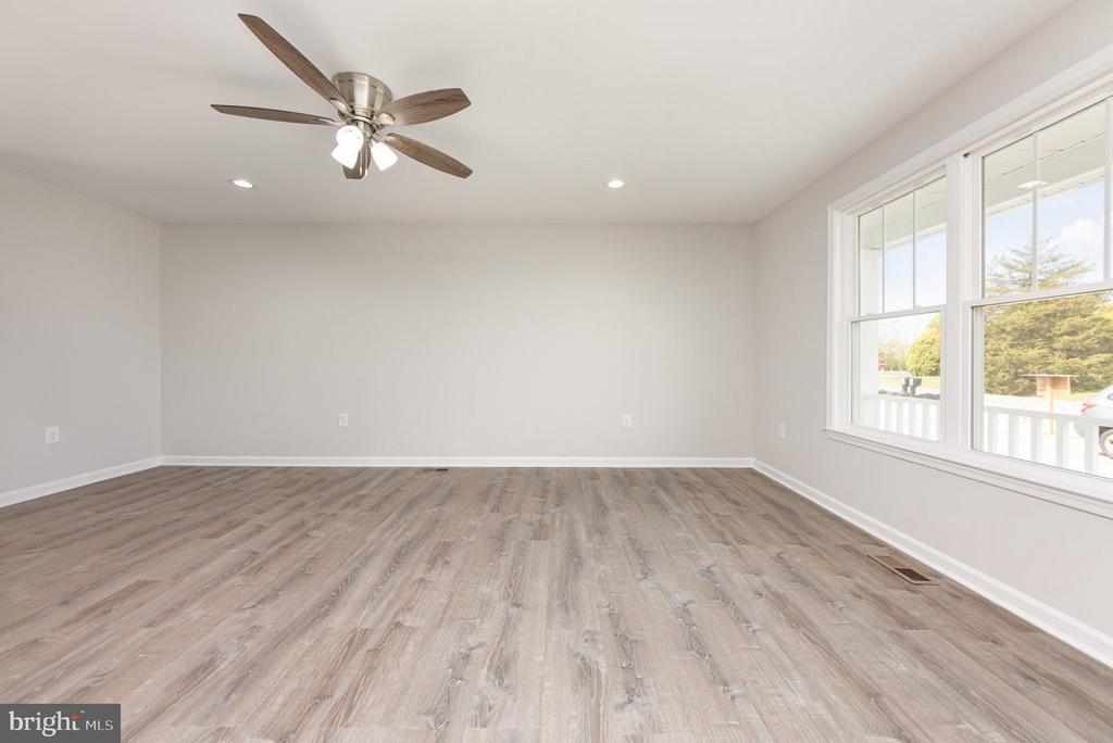 100 GERBER DR, FREDERICKSBURG, Virginia, ,Residential,100 GERBER DR,VASP2033020 MLS # VASP2033020
