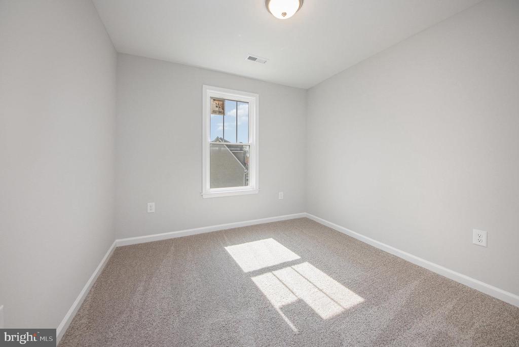 100 GERBER DR, FREDERICKSBURG, Virginia, ,Residential,100 GERBER DR,VASP2033020 MLS # VASP2033020