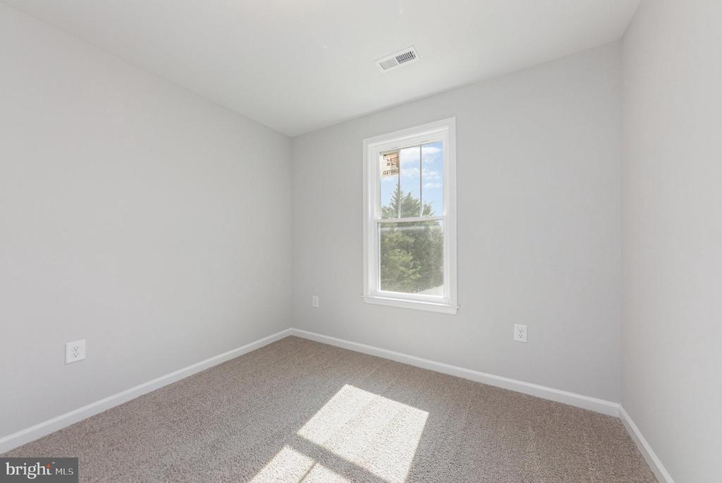 100 GERBER DR, FREDERICKSBURG, Virginia, ,Residential,100 GERBER DR,VASP2033020 MLS # VASP2033020