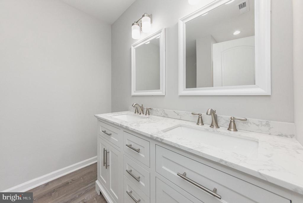 100 GERBER DR, FREDERICKSBURG, Virginia, ,Residential,100 GERBER DR,VASP2033020 MLS # VASP2033020