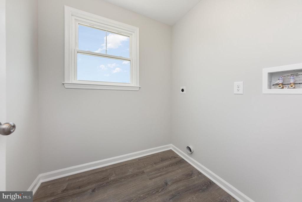 100 GERBER DR, FREDERICKSBURG, Virginia, ,Residential,100 GERBER DR,VASP2033020 MLS # VASP2033020