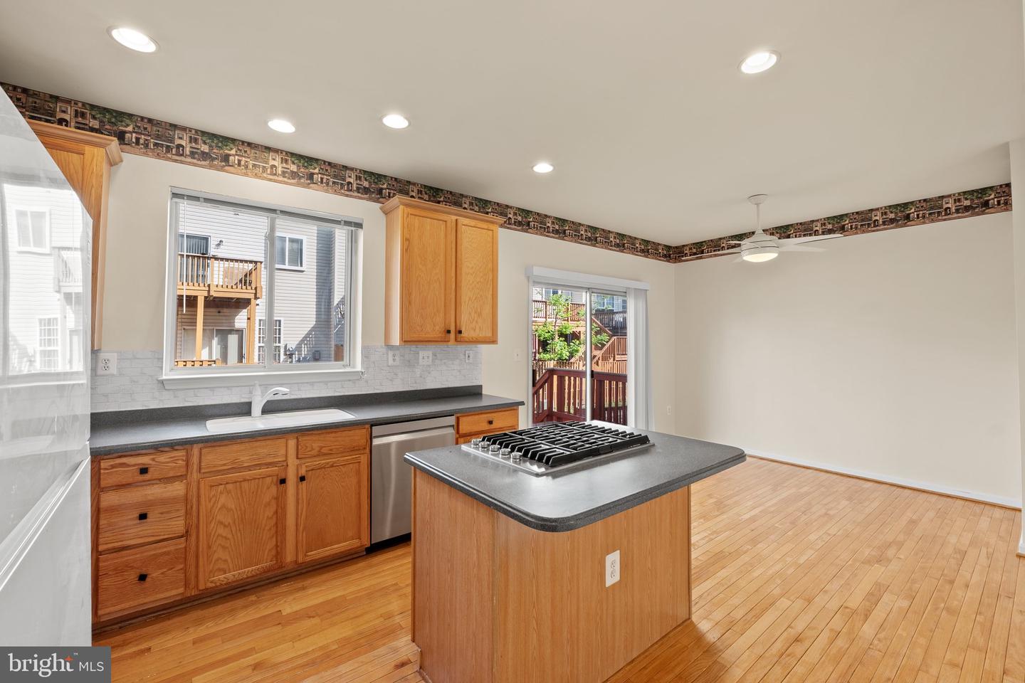 13604 RED SQUIRREL WAY, HERNDON, Virginia 20171, 3 Bedrooms Bedrooms, ,2 BathroomsBathrooms,Residential,For sale,13604 RED SQUIRREL WAY,VAFX2229882 MLS # VAFX2229882