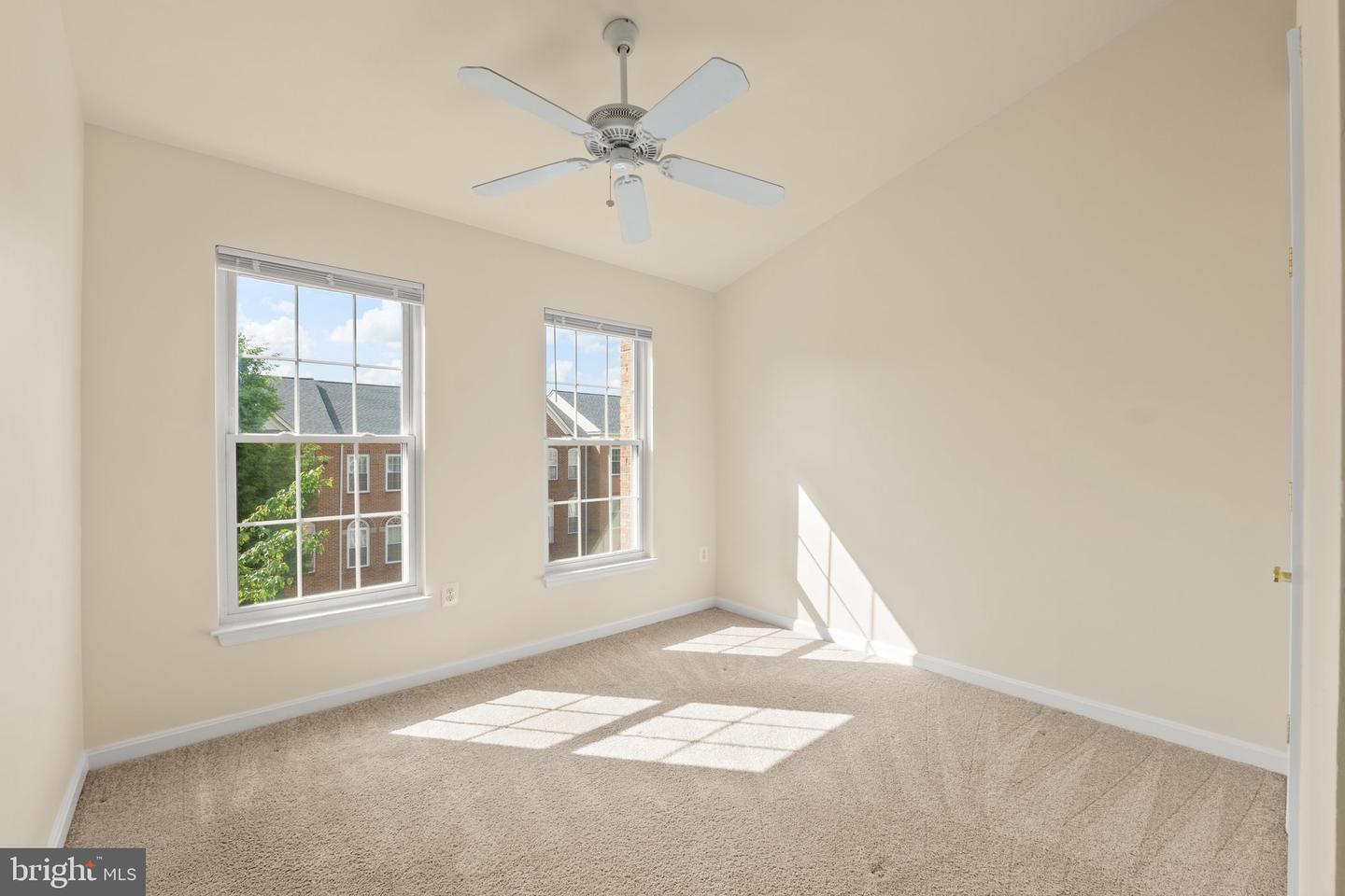 13604 RED SQUIRREL WAY, HERNDON, Virginia 20171, 3 Bedrooms Bedrooms, ,2 BathroomsBathrooms,Residential,For sale,13604 RED SQUIRREL WAY,VAFX2229882 MLS # VAFX2229882