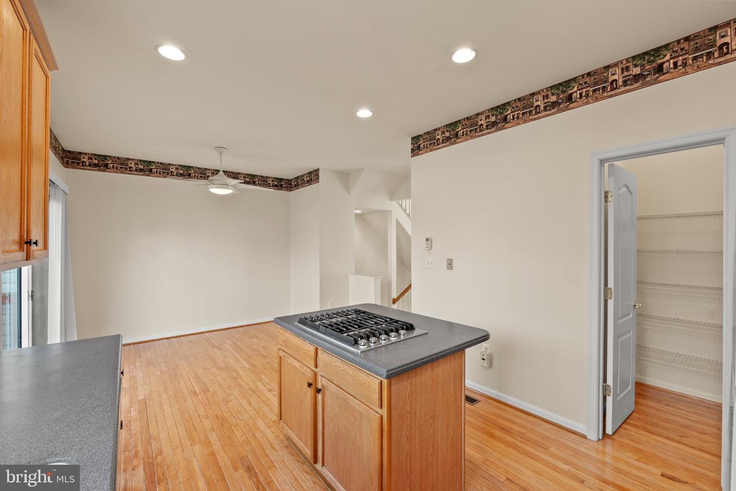 13604 RED SQUIRREL WAY, HERNDON, Virginia 20171, 3 Bedrooms Bedrooms, ,2 BathroomsBathrooms,Residential,For sale,13604 RED SQUIRREL WAY,VAFX2229882 MLS # VAFX2229882